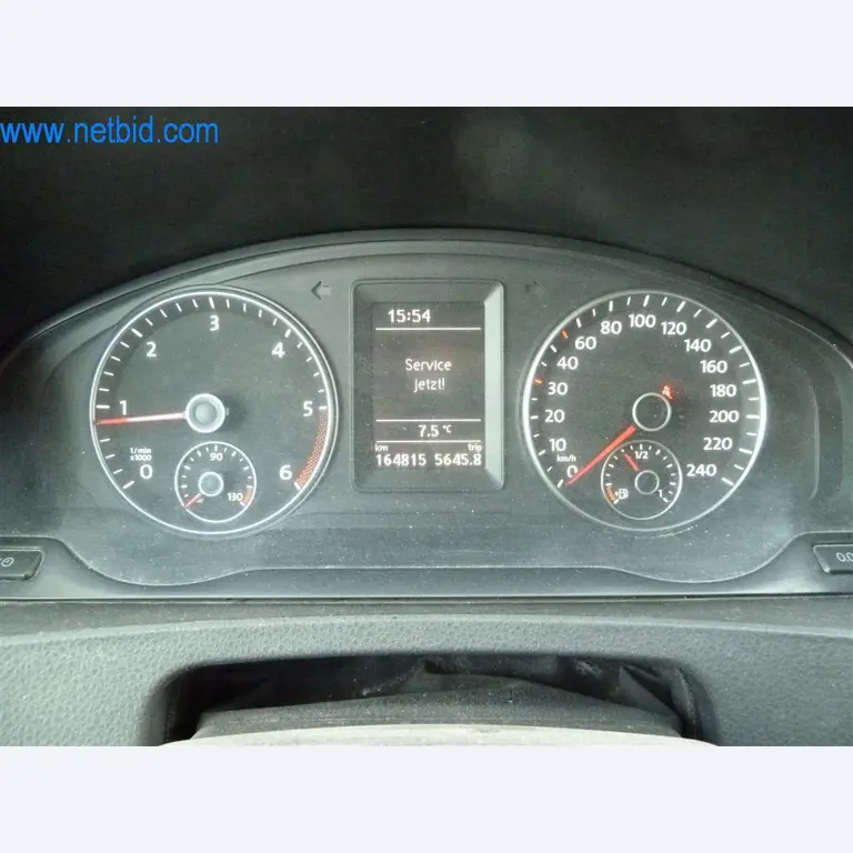 Maschinen und Ausstattung eines Straßenbau Unternehmens-13