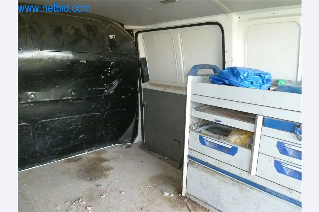 Maschinen und Ausstattung eines Straßenbau Unternehmens-23