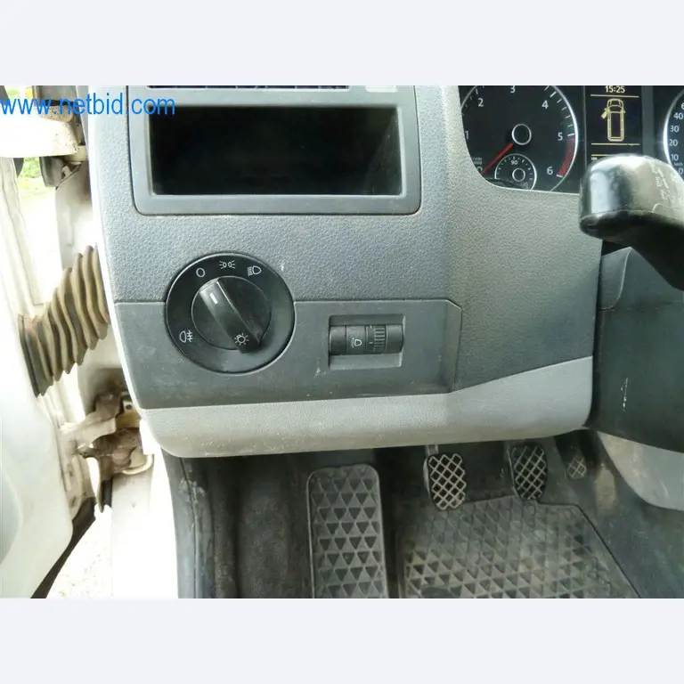 Maschinen und Ausstattung eines Straßenbau Unternehmens-11