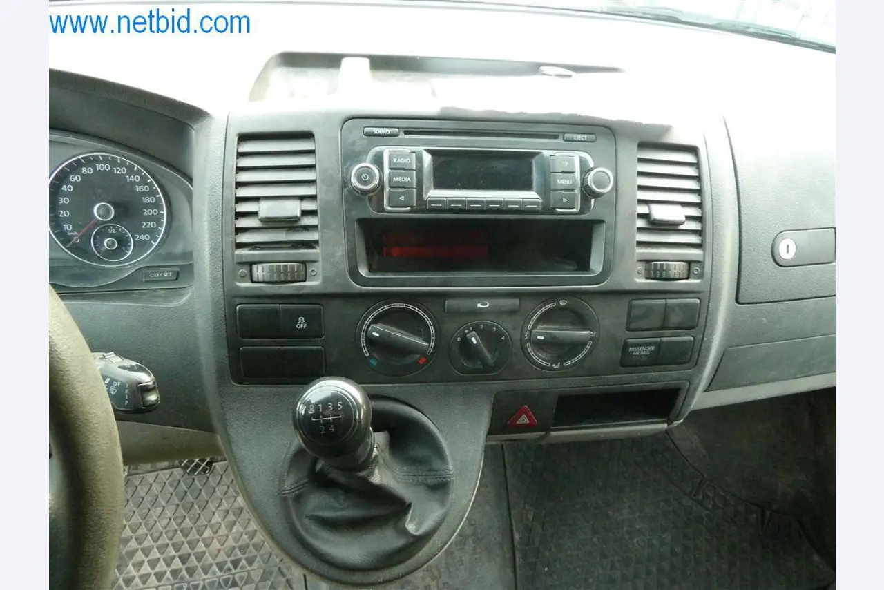 Maschinen und Ausstattung eines Straßenbau Unternehmens-12