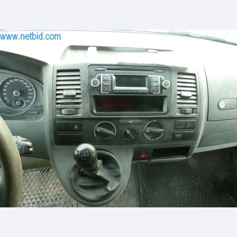 Maschinen und Ausstattung eines Straßenbau Unternehmens-12