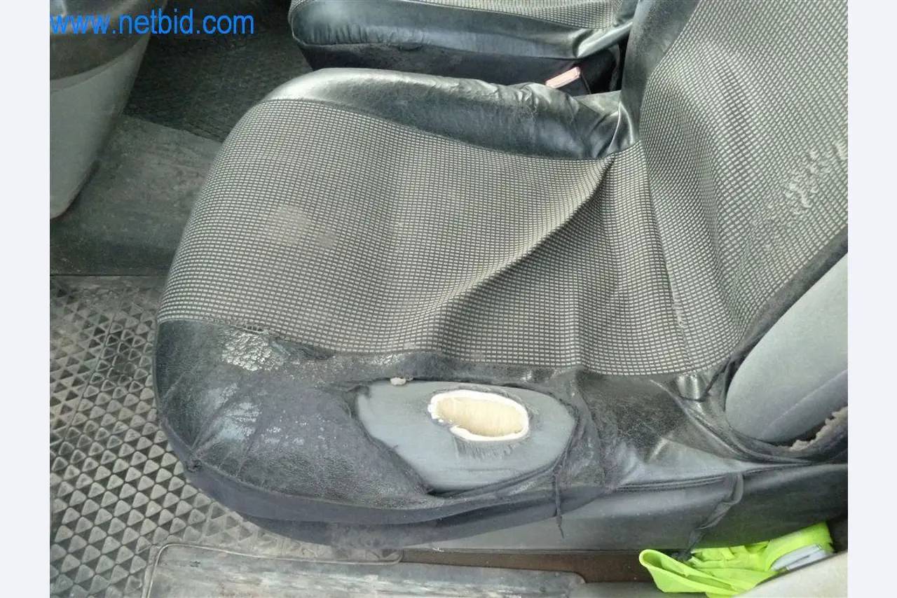 Maschinen und Ausstattung eines Straßenbau Unternehmens-13