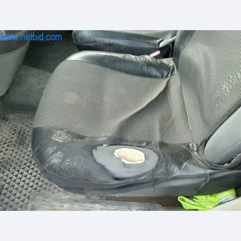 Maschinen und Ausstattung eines Straßenbau Unternehmens-13