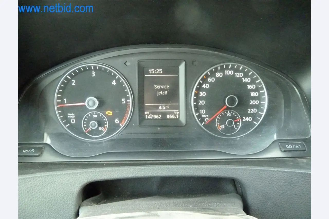 Maschinen und Ausstattung eines Straßenbau Unternehmens-14