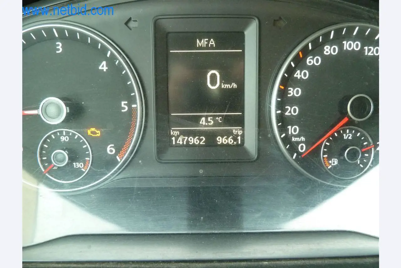 Maschinen und Ausstattung eines Straßenbau Unternehmens-15