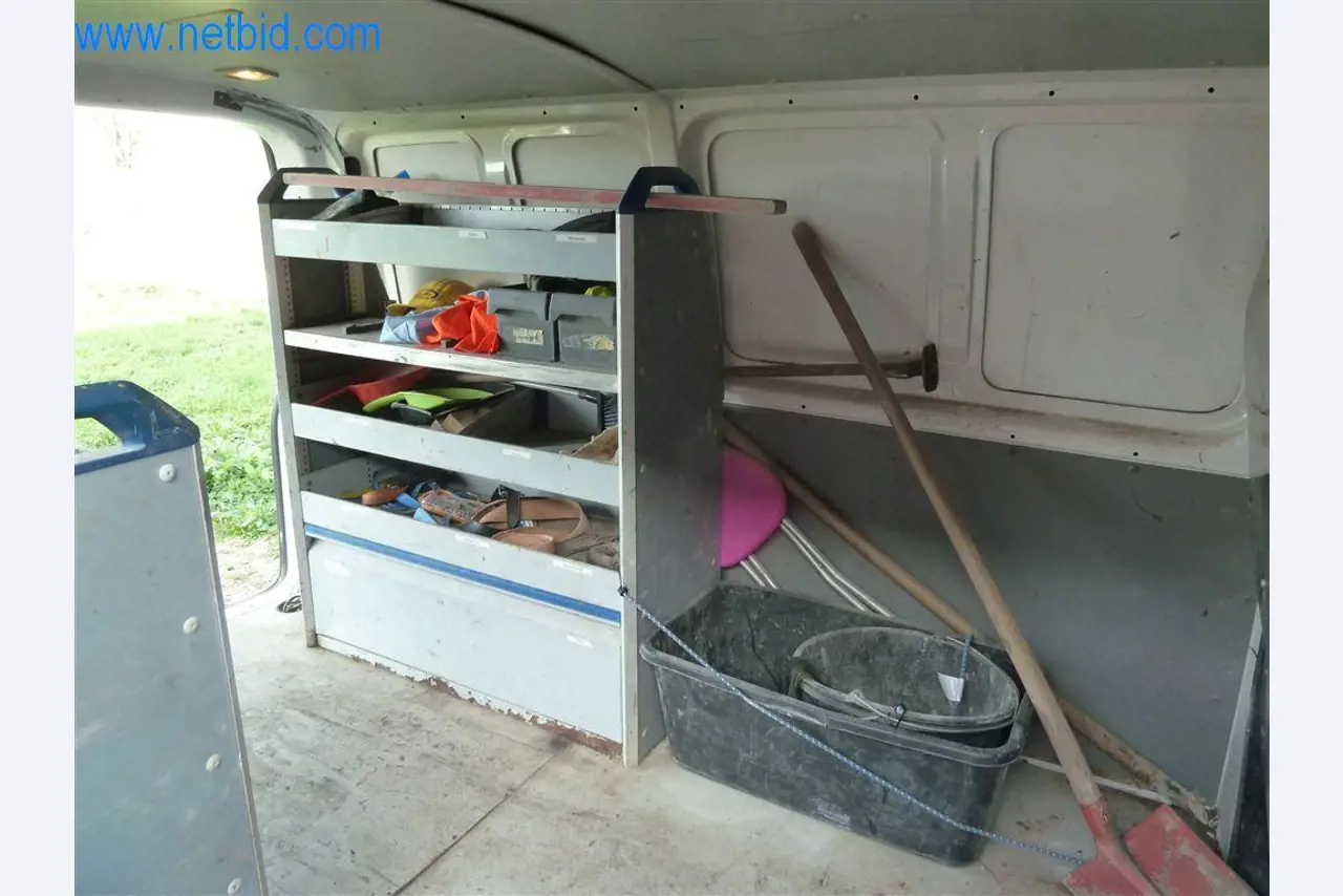 Maschinen und Ausstattung eines Straßenbau Unternehmens-20