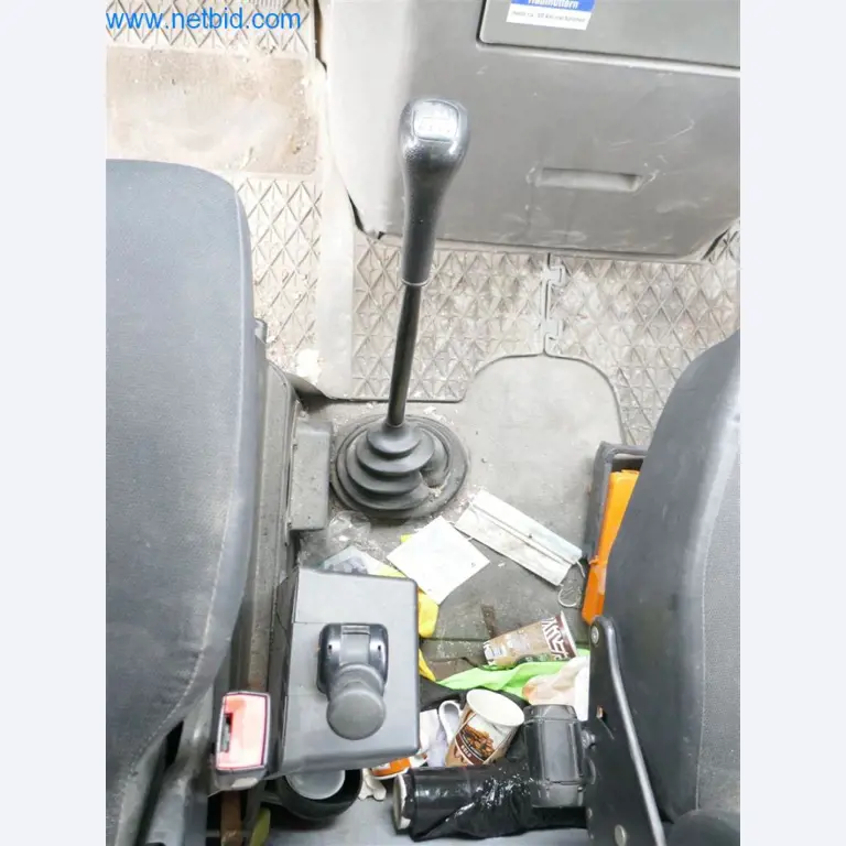 Maszyny i sprzęt firmy zajmującej się budową dróg-12