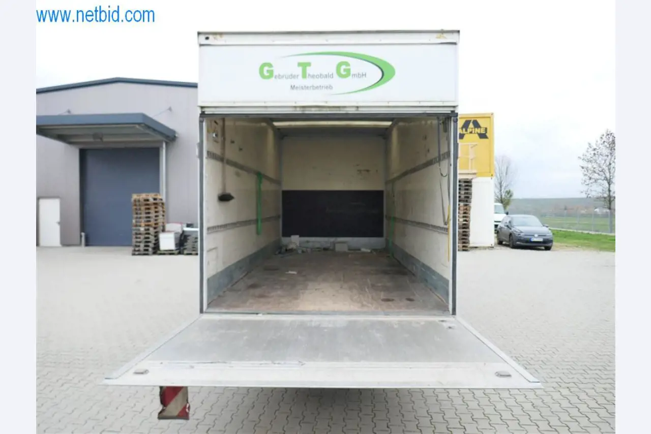 Maszyny i sprzęt firmy zajmującej się budową dróg-17