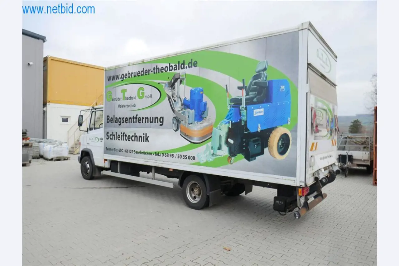 Maszyny i sprzęt firmy zajmującej się budową dróg-2