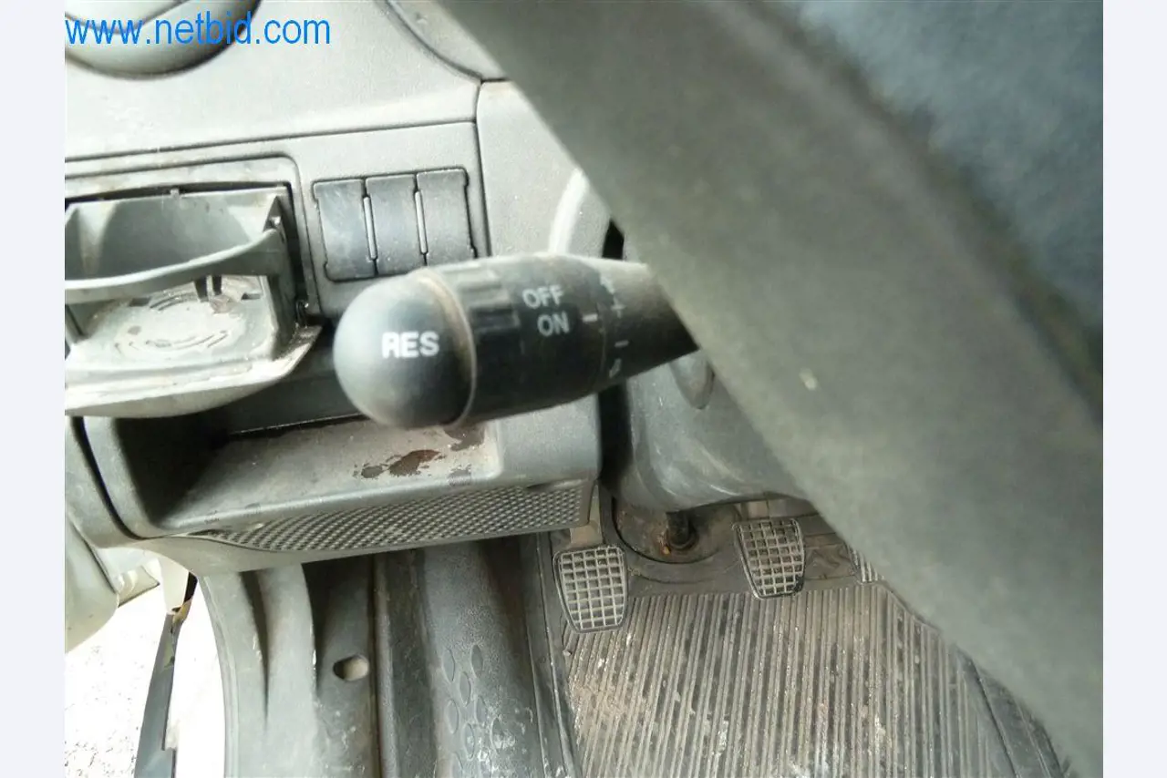 Máquinas y equipos de una empresa de construcción de carreteras-12