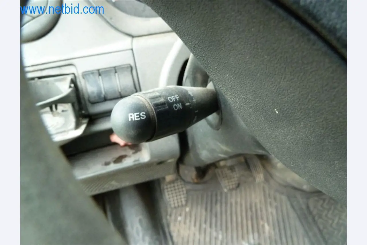 Máquinas y equipos de una empresa de construcción de carreteras-13