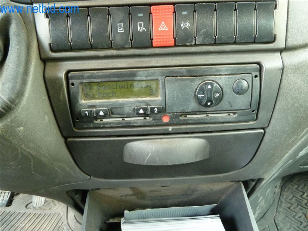 Máquinas y equipos de una empresa de construcción de carreteras-15