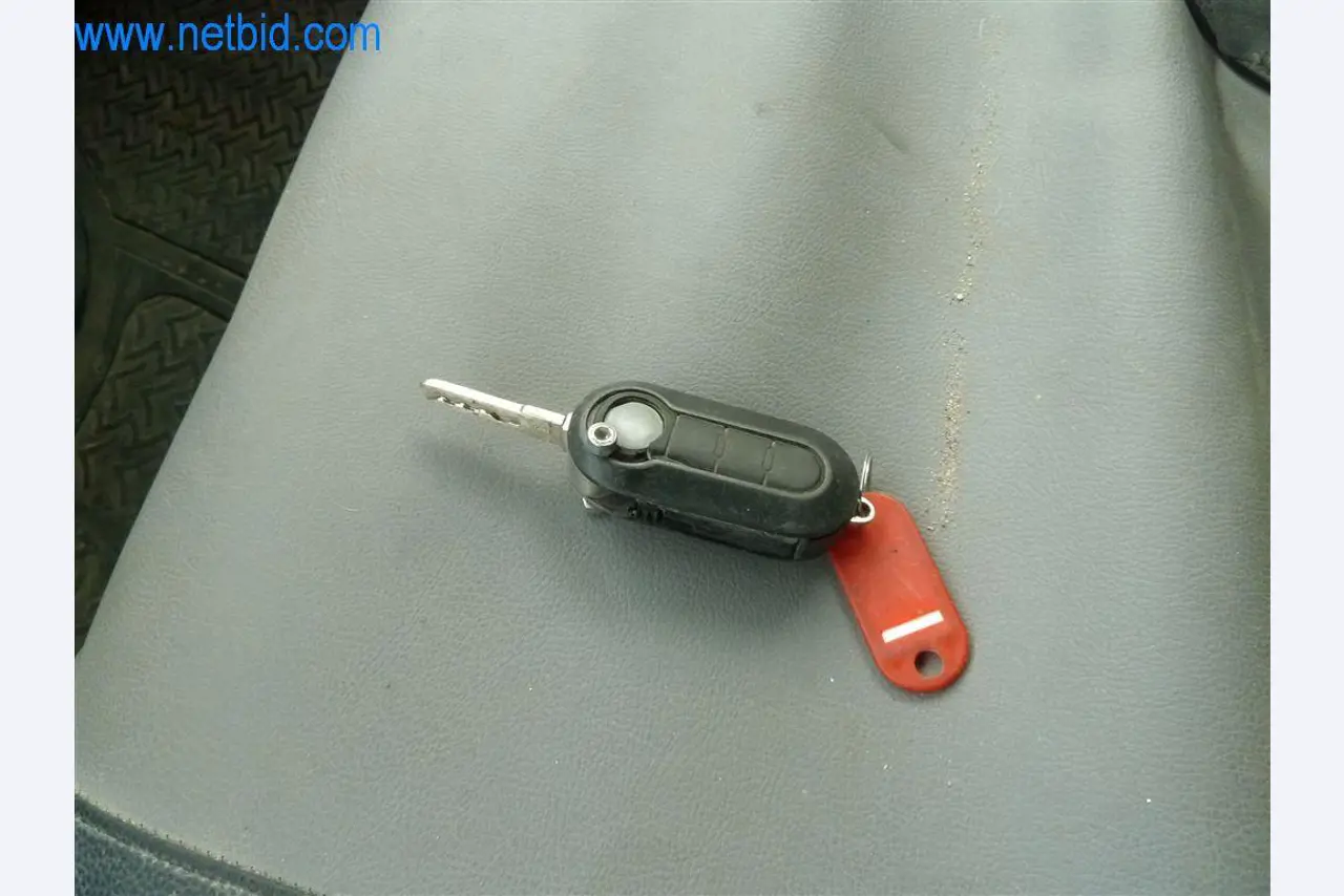 Máquinas y equipos de una empresa de construcción de carreteras-16