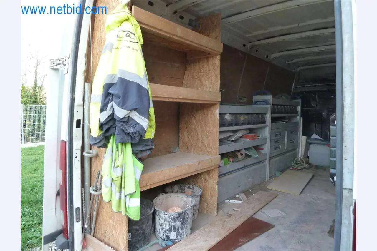 Máquinas y equipos de una empresa de construcción de carreteras-19