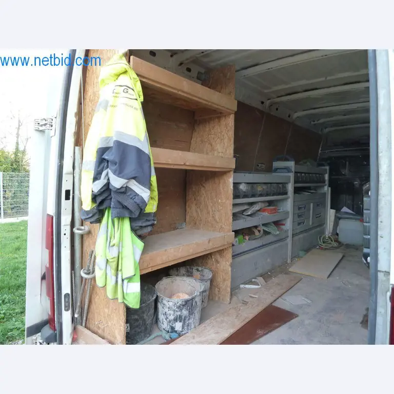 Máquinas y equipos de una empresa de construcción de carreteras-19