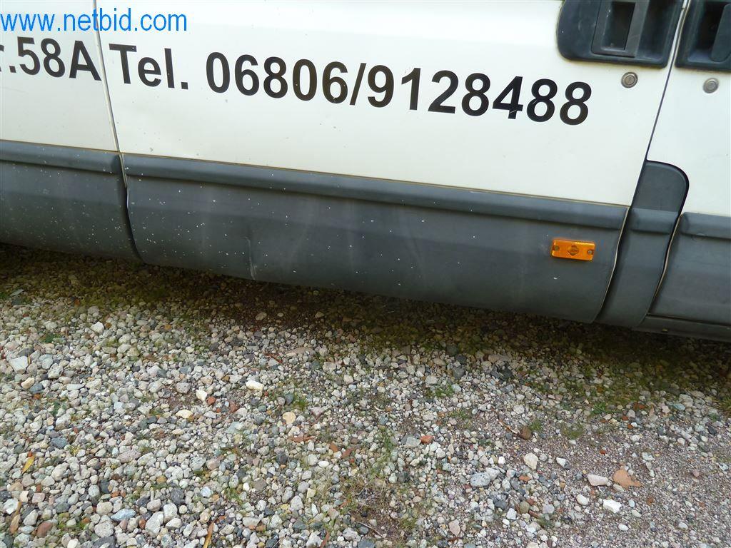 Máquinas y equipos de una empresa de construcción de carreteras-20