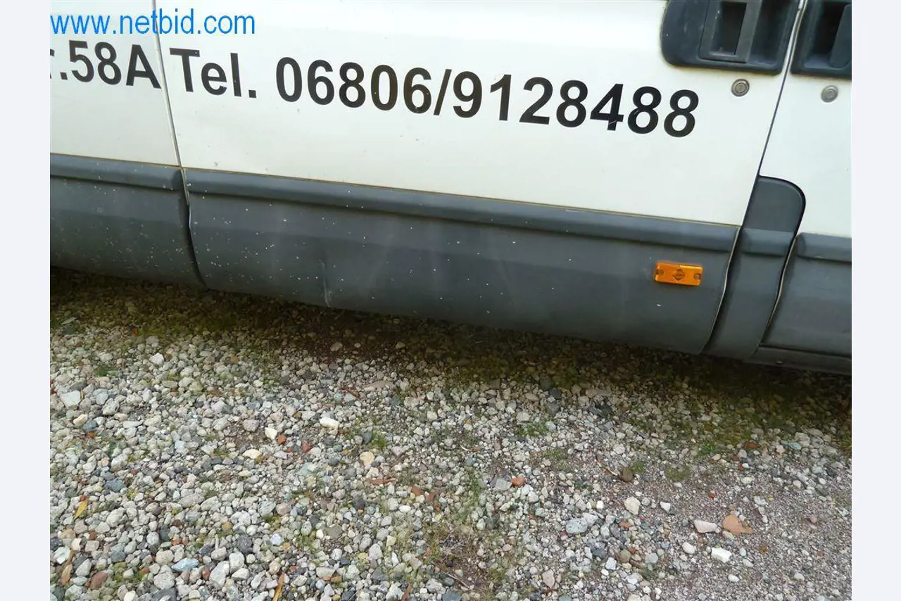 Máquinas y equipos de una empresa de construcción de carreteras-20