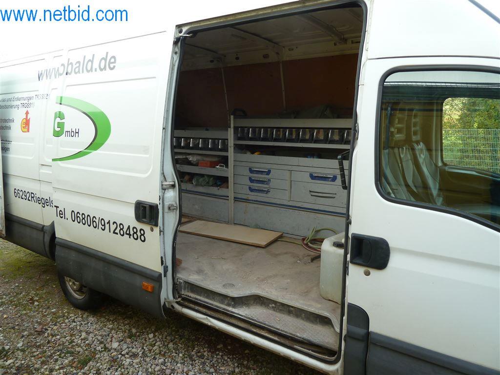 Máquinas y equipos de una empresa de construcción de carreteras-22