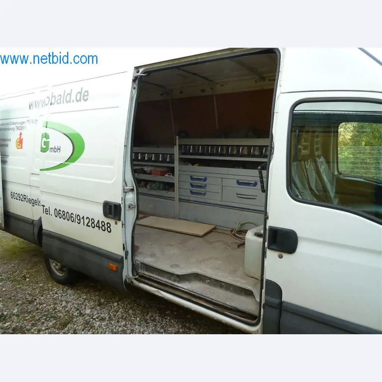 Máquinas y equipos de una empresa de construcción de carreteras-22