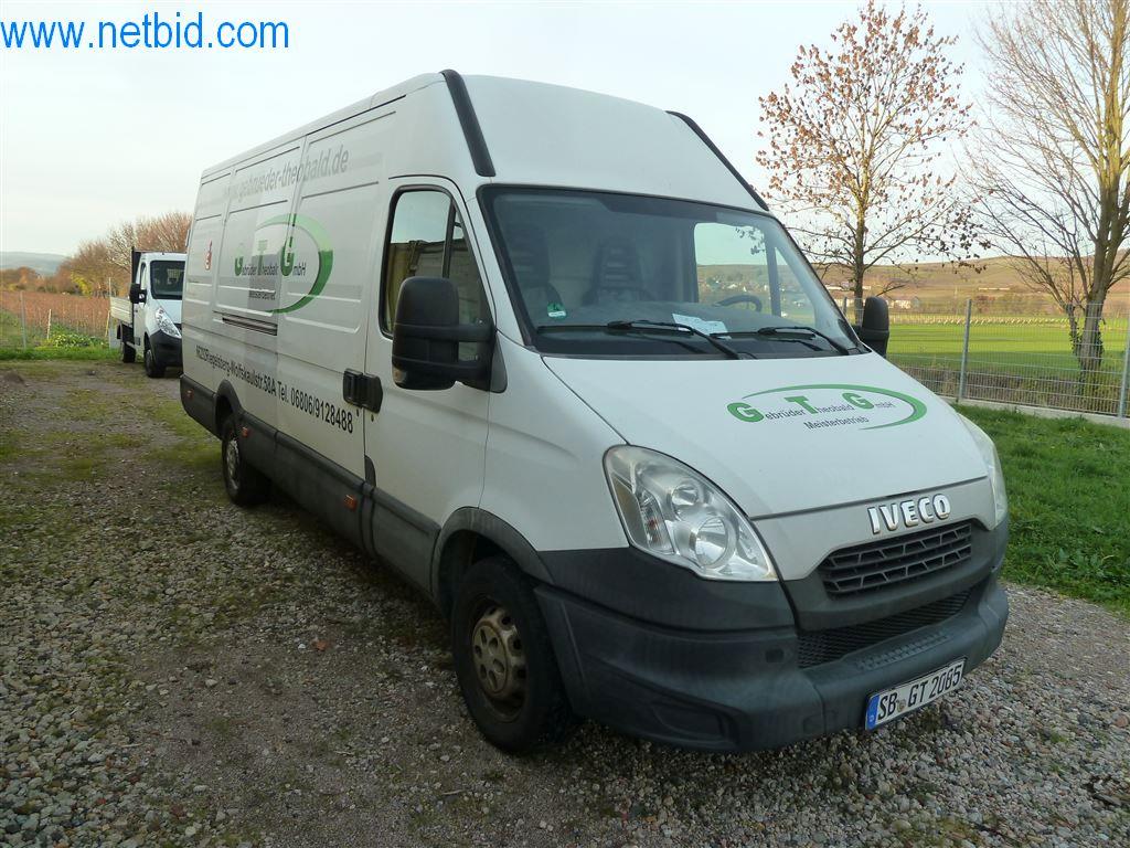 Máquinas y equipos de una empresa de construcción de carreteras-2