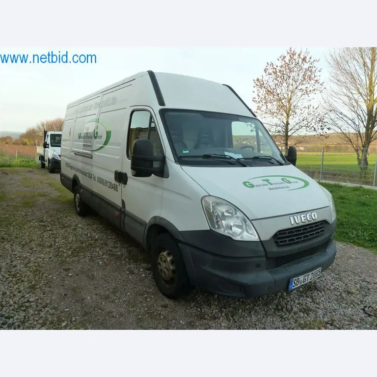 Máquinas y equipos de una empresa de construcción de carreteras-2