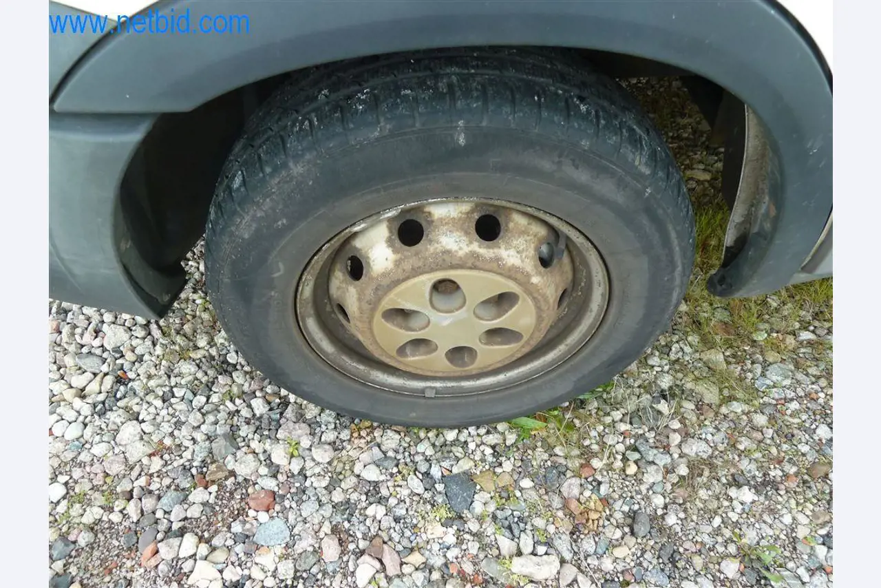 Máquinas y equipos de una empresa de construcción de carreteras-6