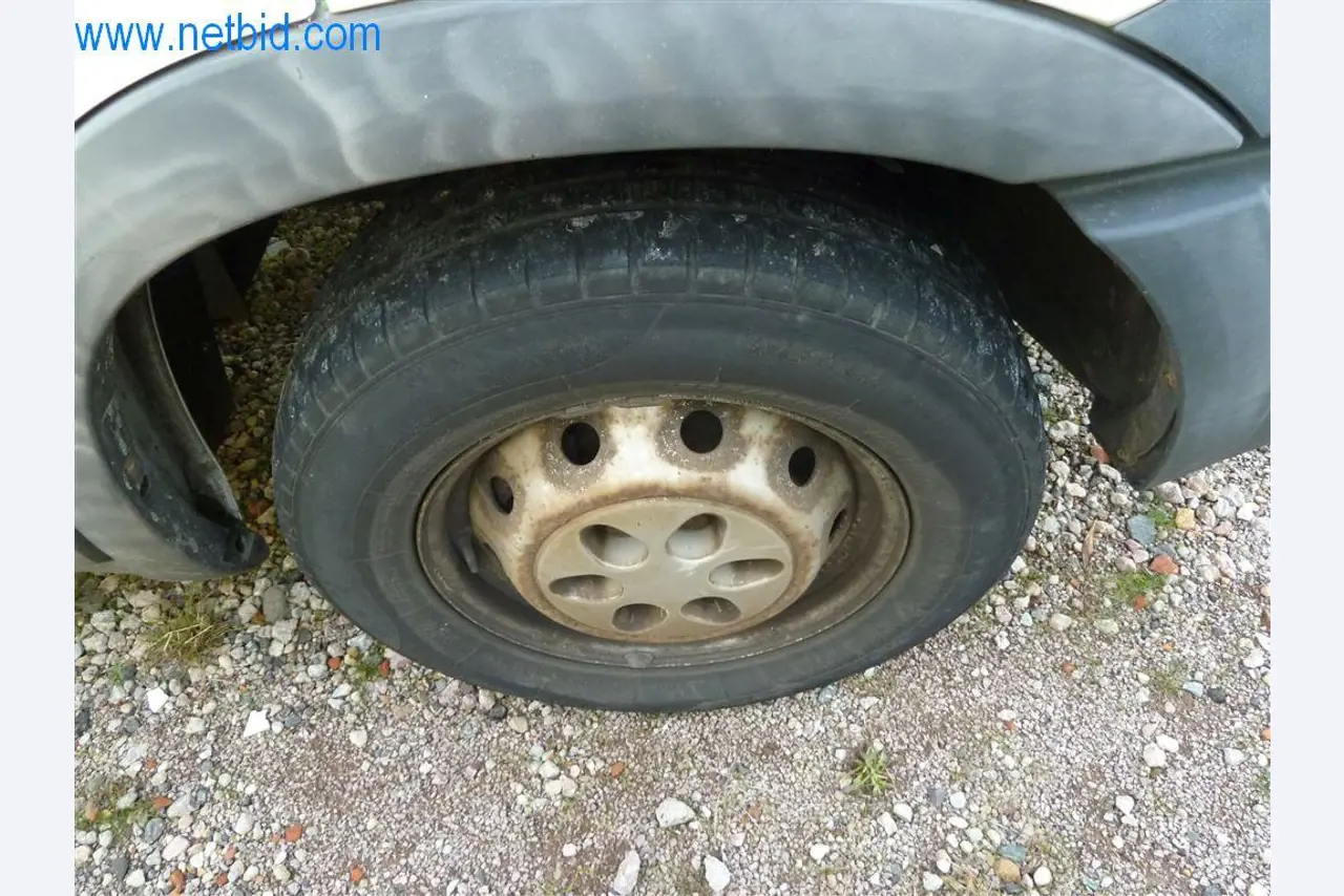 Máquinas y equipos de una empresa de construcción de carreteras-7