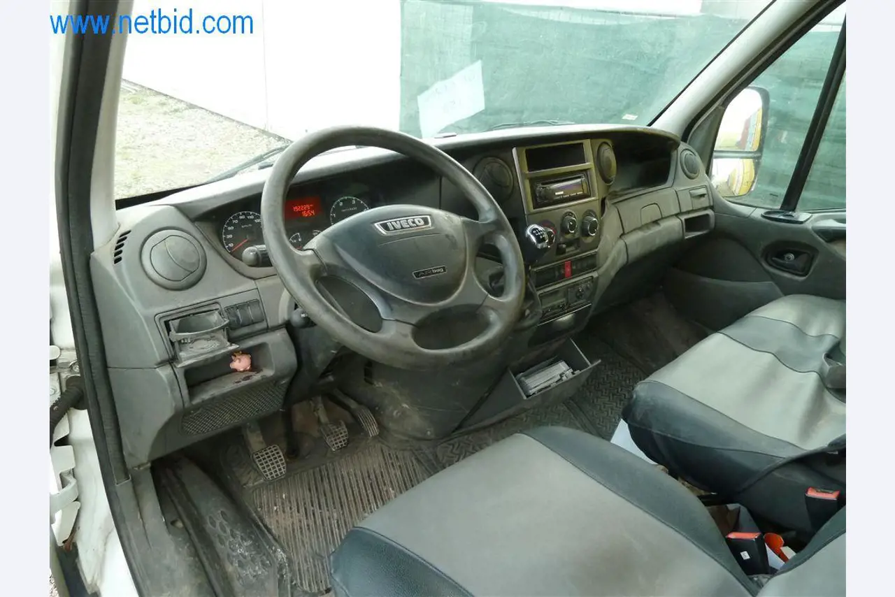 Máquinas y equipos de una empresa de construcción de carreteras-9