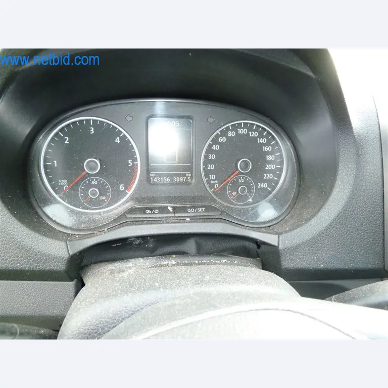 Máquinas e equipamento de uma empresa de construção de estradas-13