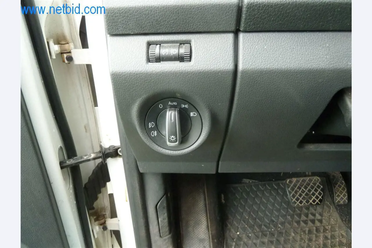 Máquinas e equipamento de uma empresa de construção de estradas-15