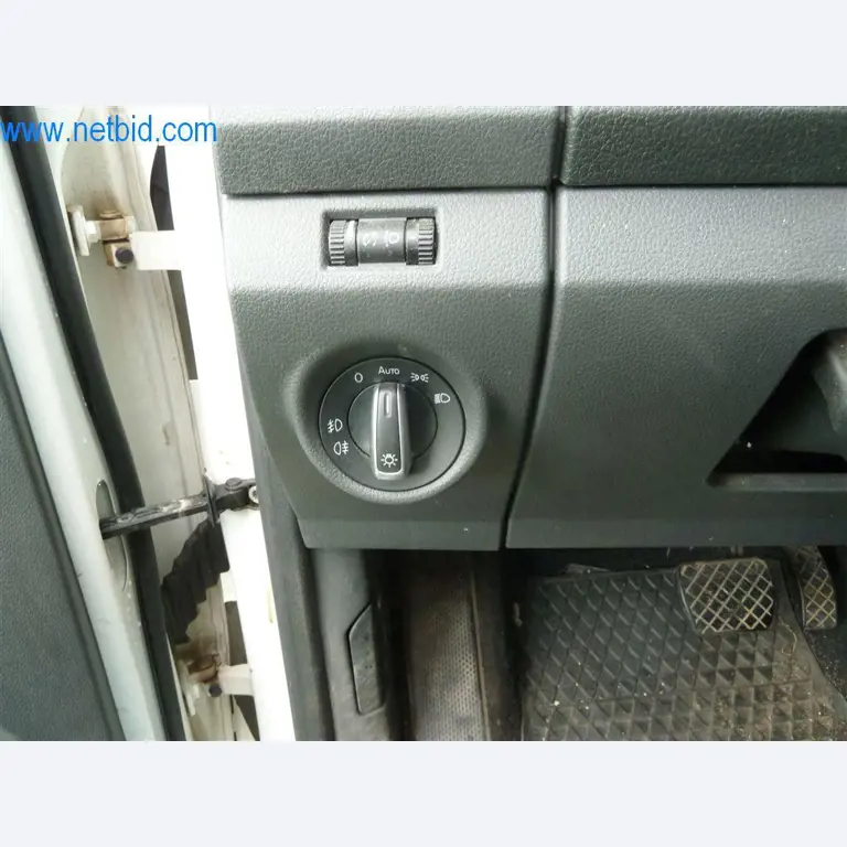 Máquinas e equipamento de uma empresa de construção de estradas-15