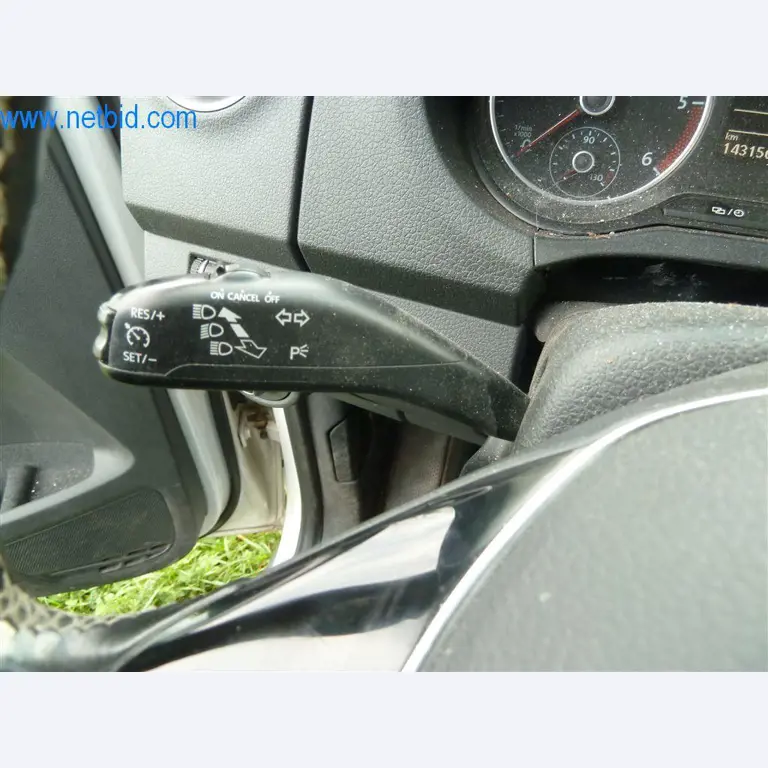 Máquinas e equipamento de uma empresa de construção de estradas-16