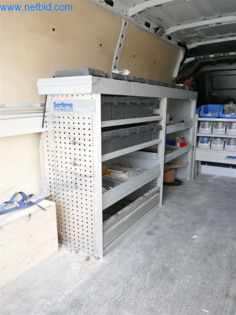 Máquinas e equipamento de uma empresa de construção de estradas-16