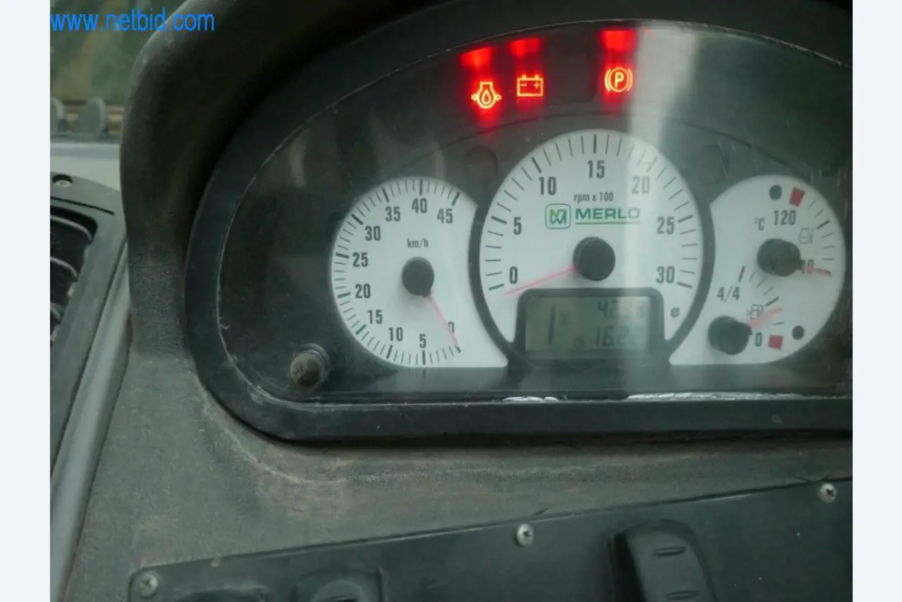 Máquinas e equipamento de uma empresa de construção de estradas-14