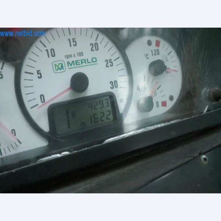 Máquinas e equipamento de uma empresa de construção de estradas-15