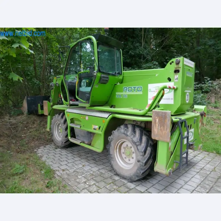 Máquinas e equipamento de uma empresa de construção de estradas-2