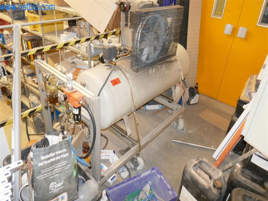 Maschinen und Ausstattung eines Straßenbau Unternehmens-1