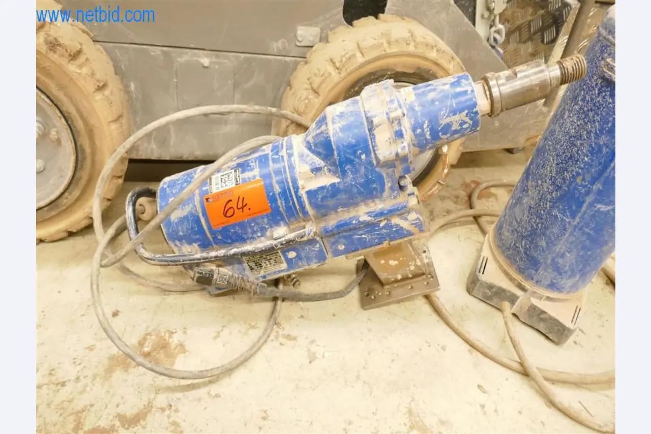 Máquinas y equipos de una empresa de construcción de carreteras-1