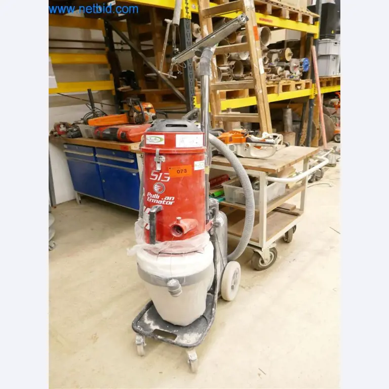 Machines et équipement d'une entreprise de construction de routes-1