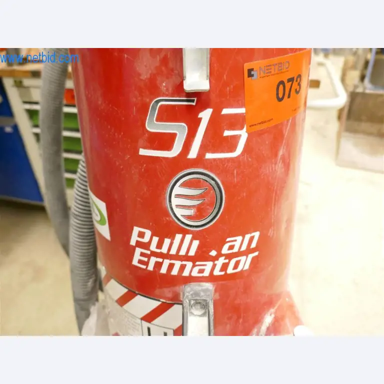 Machines et équipement d'une entreprise de construction de routes-2