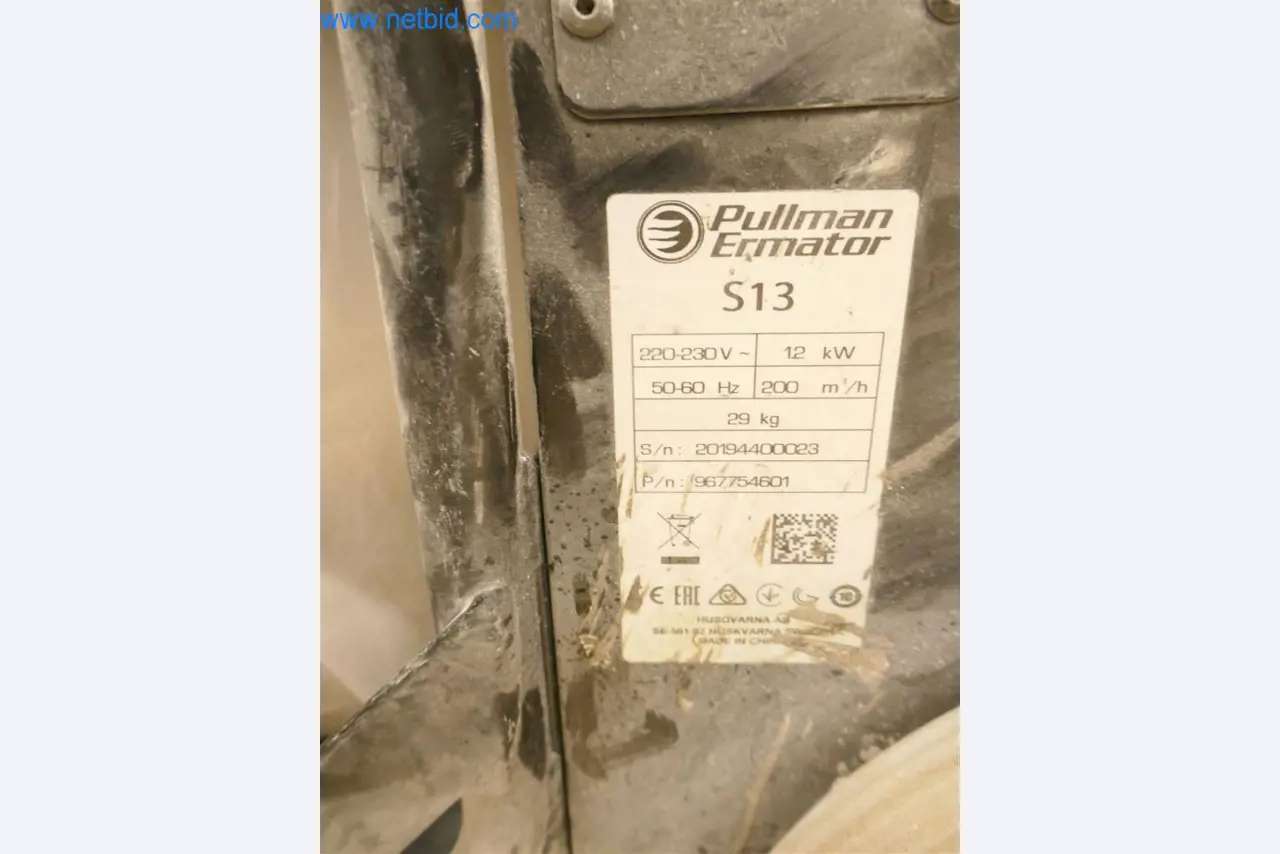 Machines et équipement d'une entreprise de construction de routes-3