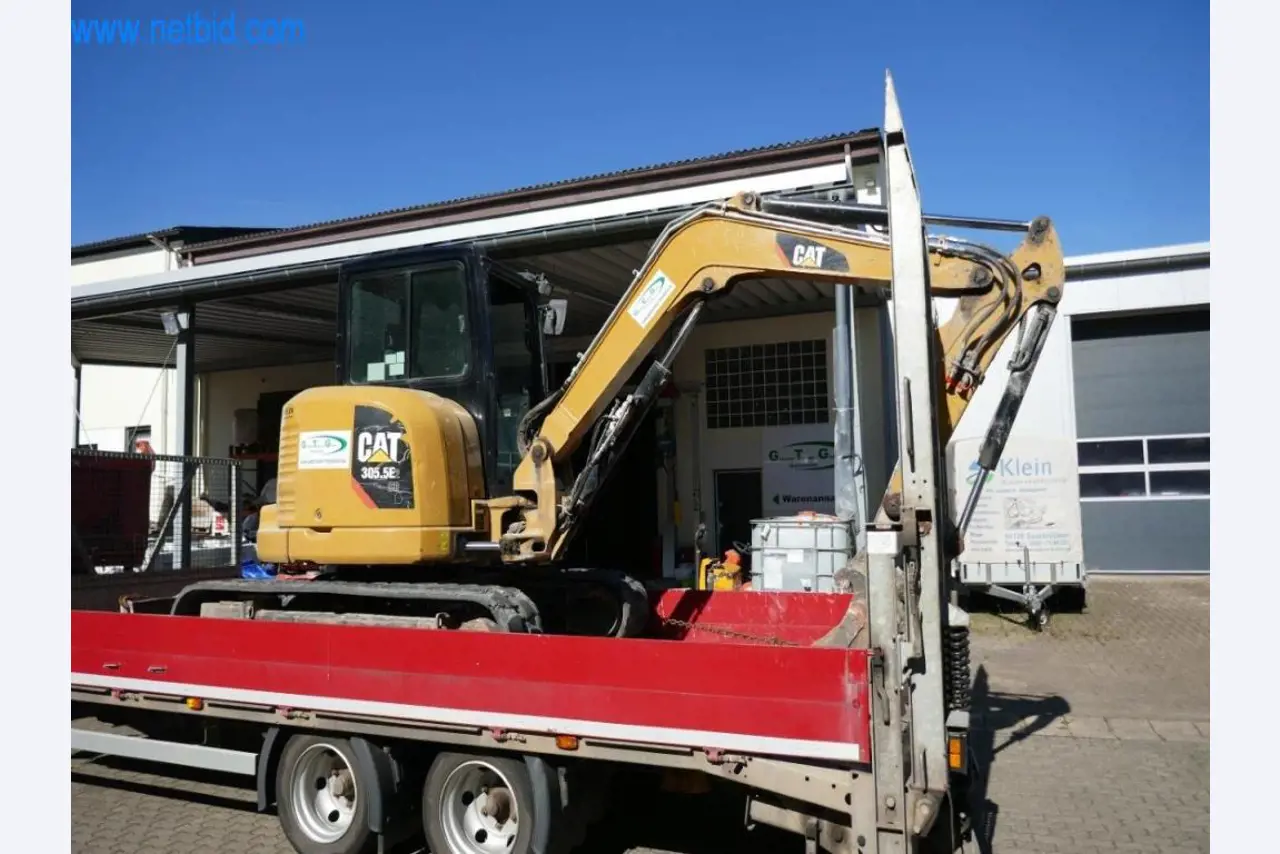 Máquinas y equipos de una empresa de construcción de carreteras-11