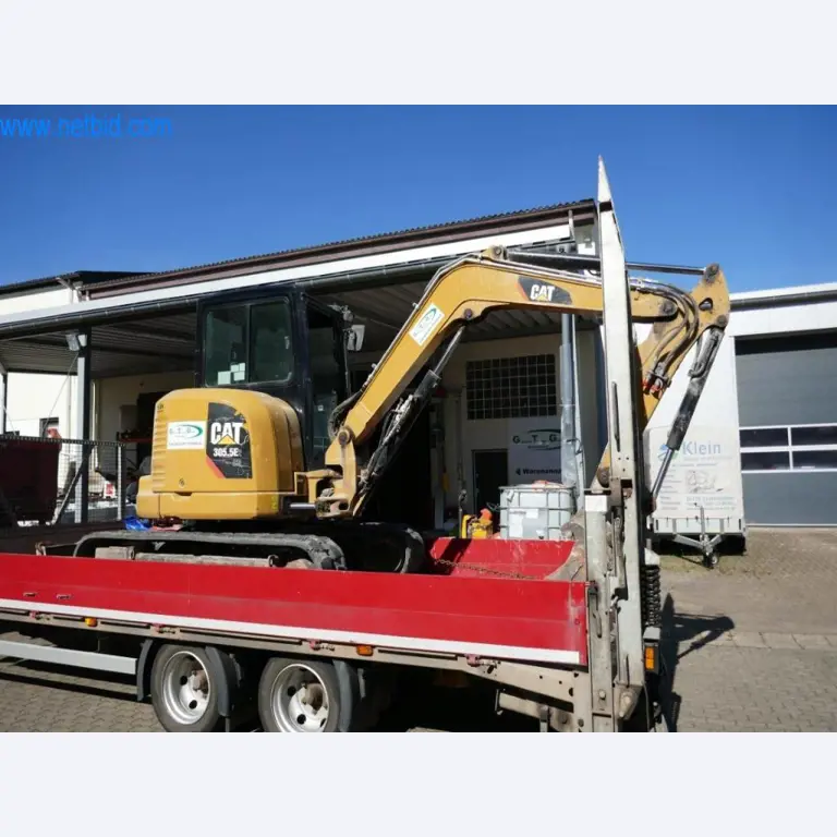 Máquinas y equipos de una empresa de construcción de carreteras-11