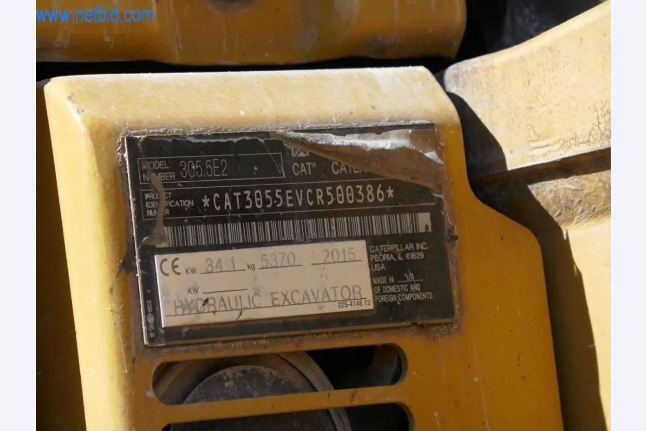 Máquinas y equipos de una empresa de construcción de carreteras-14