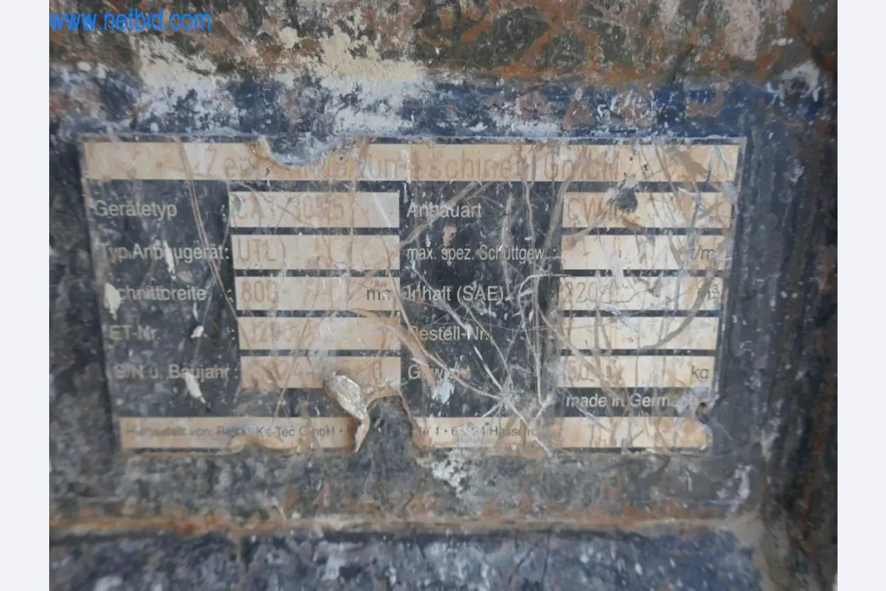 Máquinas y equipos de una empresa de construcción de carreteras-15