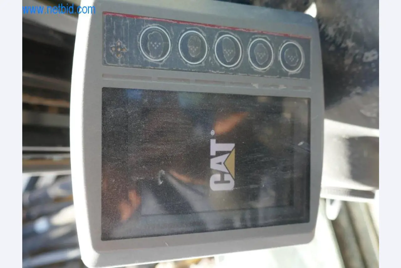 Máquinas y equipos de una empresa de construcción de carreteras-16