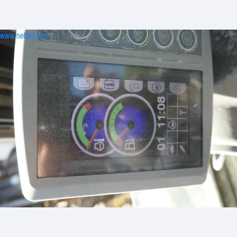 Máquinas y equipos de una empresa de construcción de carreteras-17