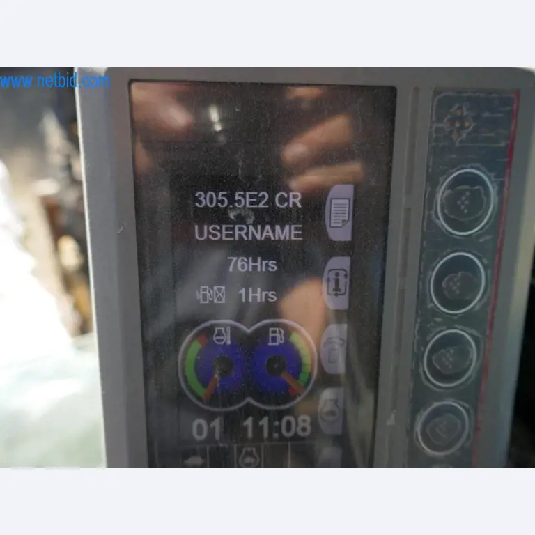 Máquinas y equipos de una empresa de construcción de carreteras-3