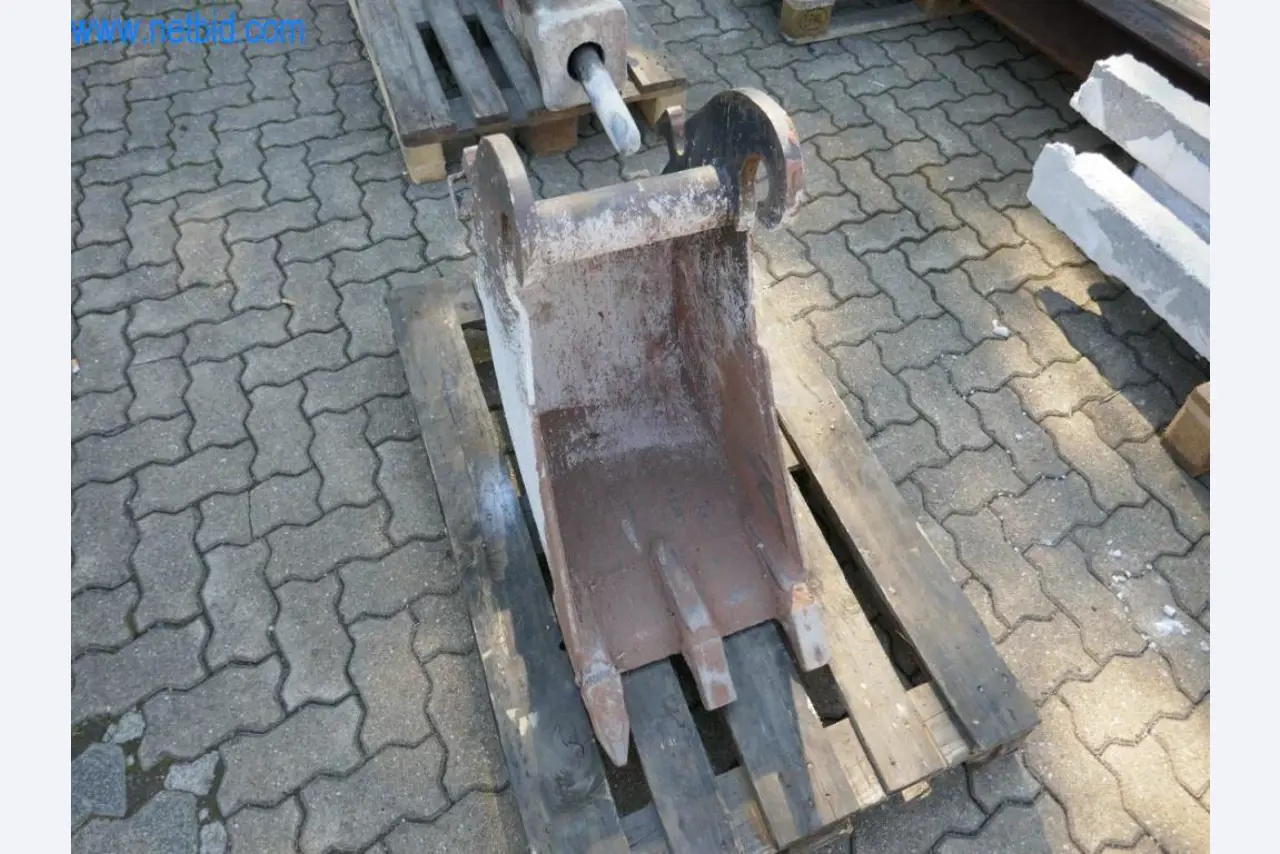 Máquinas y equipos de una empresa de construcción de carreteras-8