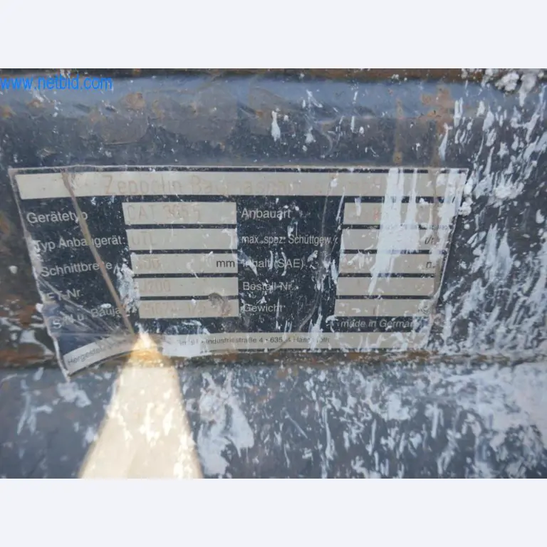 Máquinas y equipos de una empresa de construcción de carreteras-9